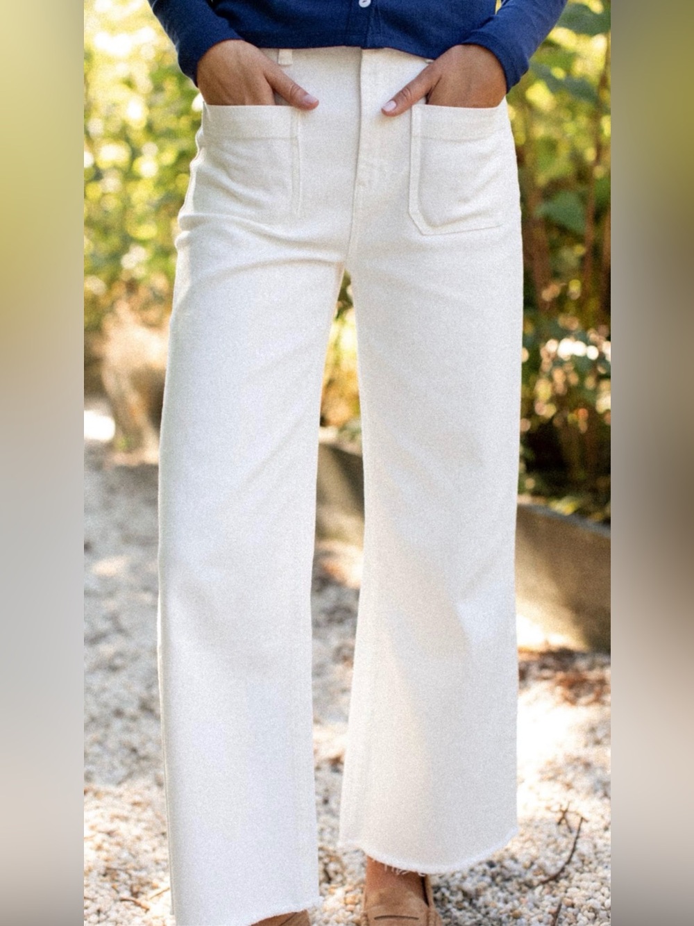NWOT Soft wash White High-Rise Wide-Leg Jeans with Frayed Hem